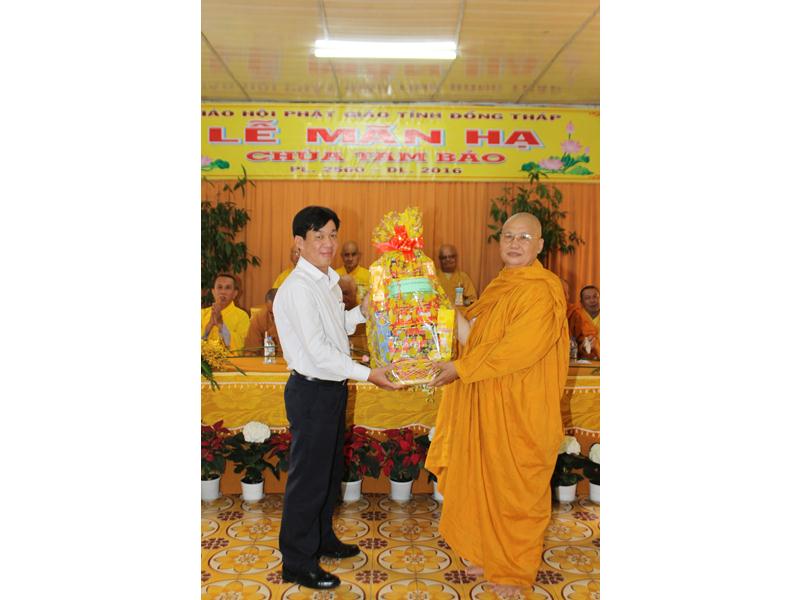 PG Đồng Tháp: Chùa Đức Long bế giảng khóa an cư