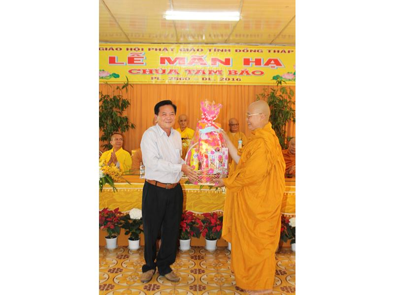 PG Đồng Tháp: Chùa Đức Long bế giảng khóa an cư