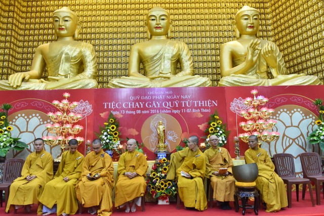 Quỹ Đạo Phật Ngày Nay: Tổ chức tiệc buffet chay gây quỹ từ thiện