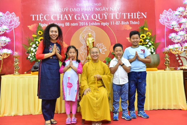 Quỹ Đạo Phật Ngày Nay: Tổ chức tiệc buffet chay gây quỹ từ thiện