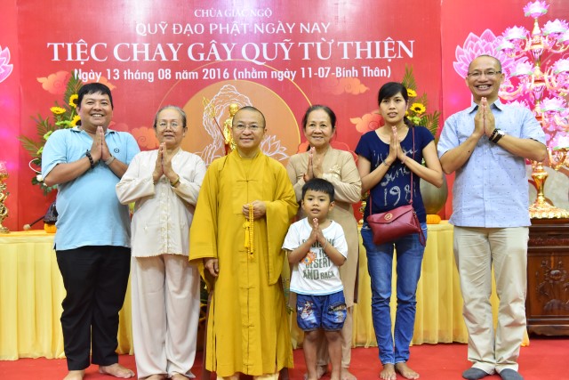 Quỹ Đạo Phật Ngày Nay: Tổ chức tiệc buffet chay gây quỹ từ thiện