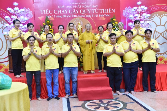 Quỹ Đạo Phật Ngày Nay: Tổ chức tiệc buffet chay gây quỹ từ thiện