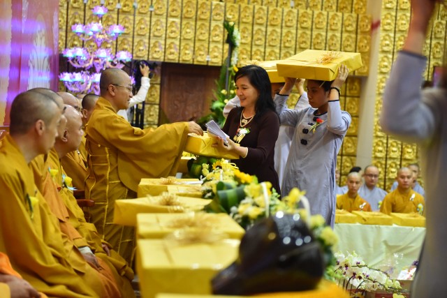 Chùa Giác Ngộ: Xúc động đêm lễ Vu Lan Báo Hiếu 2016