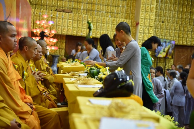 Chùa Giác Ngộ: Xúc động đêm lễ Vu Lan Báo Hiếu 2016
