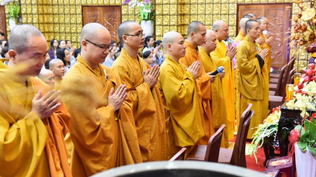 Chùa Giác Ngộ: Lễ tụng kinh cầu an cho ca sĩ Minh Thuận