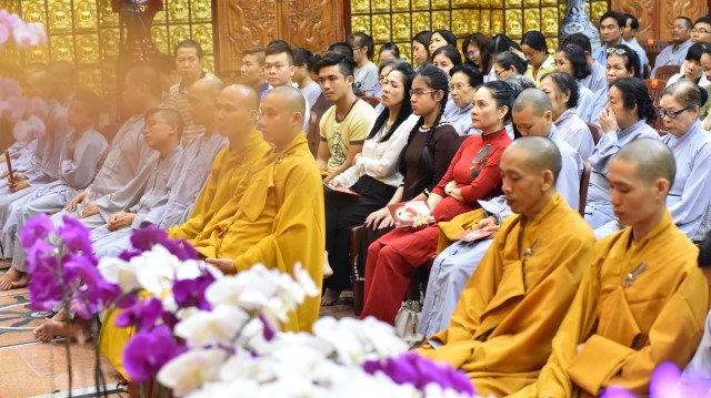 Chùa Giác Ngộ: Lễ tụng kinh cầu an cho ca sĩ Minh Thuận