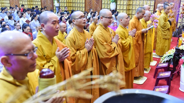 Chùa Giác Ngộ: Lễ tụng kinh cầu an cho ca sĩ Minh Thuận