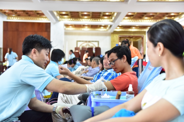 Quỹ Đạo Phật Ngày Nay: 239 người tham gia hiến máu nhân đạo đợt 6