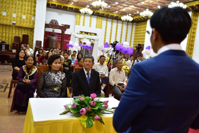 Chùa Giác Ngộ: Lễ hằng thuận của Phật tử Thanh Tú và Minh Tú