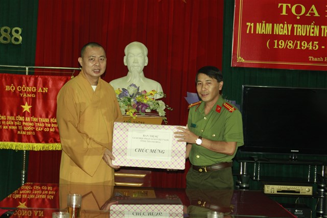 Thanh Hóa: Phật giáo chúc mừng ngành công an