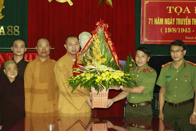 Thanh Hóa: Phật giáo chúc mừng ngành công an