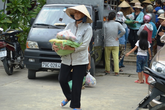 Khánh Hòa: Chùa Nghĩa Hương tặng 320 phần quà