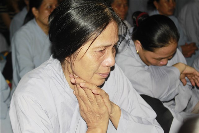 Thanh Hóa: Thắp nến tri ân cha mẹ tại chùa Hồi Long