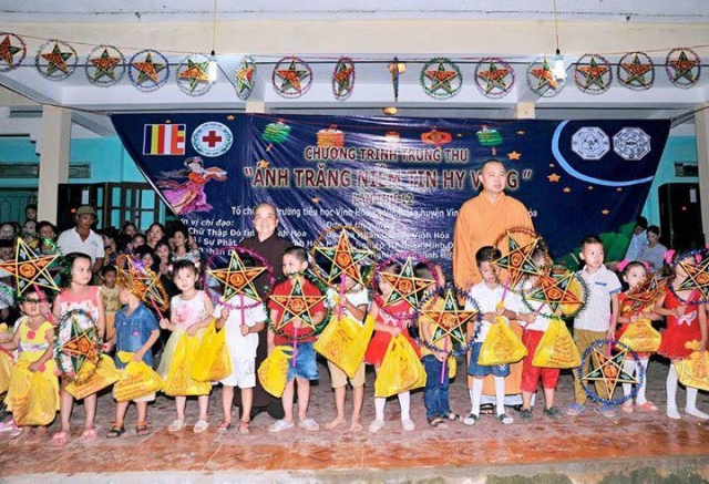 Thanh Hóa: Hội Từ Thiện Minh Đức – chùa Vĩnh Nghiêm tổ chức Trung thu