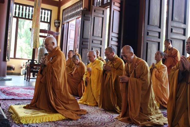 Ninh Thuận: Đại Giới đàn Đức Tạng cung rước giới bổn.