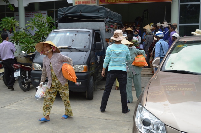 Khánh Hòa: Chùa Nghĩa Hương tặng 320 phần quà