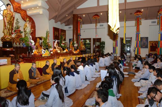 Chùa Đức Viên, San Jose ( Hoa Kỳ ) Tổ Chức Khoá Tu Thiếu Nhi Mùa Đông Và Hội Â3m Thực Mừng Năm Mới 2017.