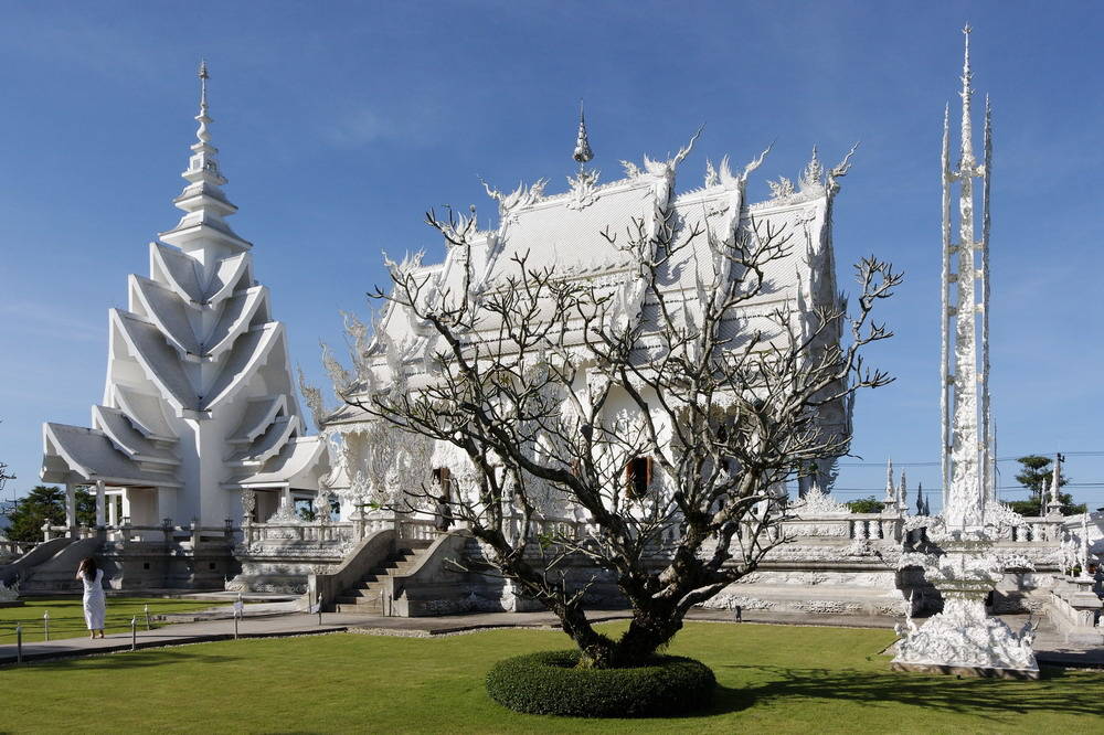 Khám phá Wat Rong Khun kỳ quan Phật giáo trắng của Thái Lan