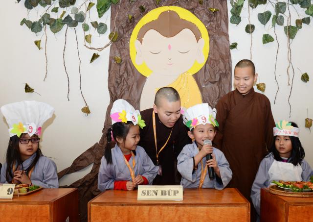 Chùa Đức Viên, San Jose ( Hoa Kỳ ) Tổ Chức Khoá Tu Thiếu Nhi Mùa Đông Và Hội Â3m Thực Mừng Năm Mới 2017.