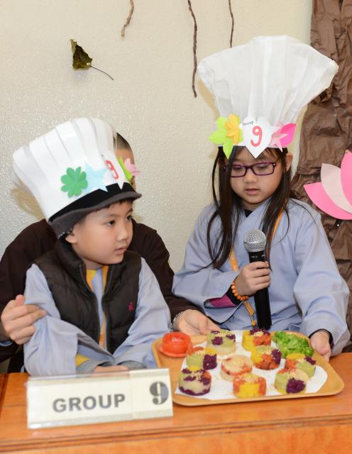 Chùa Đức Viên, San Jose ( Hoa Kỳ ) Tổ Chức Khoá Tu Thiếu Nhi Mùa Đông Và Hội Â3m Thực Mừng Năm Mới 2017.