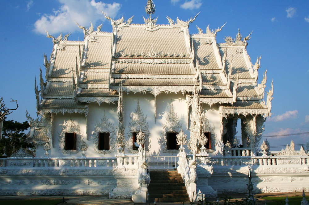 Khám phá Wat Rong Khun kỳ quan Phật giáo trắng của Thái Lan