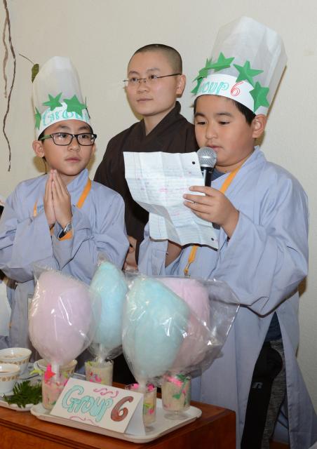 Chùa Đức Viên, San Jose ( Hoa Kỳ ) Tổ Chức Khoá Tu Thiếu Nhi Mùa Đông Và Hội Â3m Thực Mừng Năm Mới 2017.