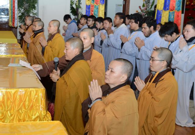 Chùa Đức Viên, San Jose ( Hoa Kỳ ) Tổ Chức Khoá Tu Thiếu Nhi Mùa Đông Và Hội Â3m Thực Mừng Năm Mới 2017.