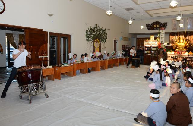 Chùa Đức Viên, San Jose ( Hoa Kỳ ) Tổ Chức Khoá Tu Thiếu Nhi Mùa Đông Và Hội Â3m Thực Mừng Năm Mới 2017.