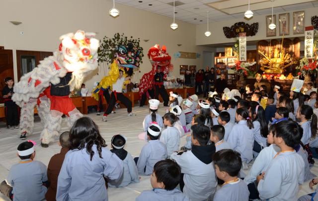 Chùa Đức Viên, San Jose ( Hoa Kỳ ) Tổ Chức Khoá Tu Thiếu Nhi Mùa Đông Và Hội Â3m Thực Mừng Năm Mới 2017.