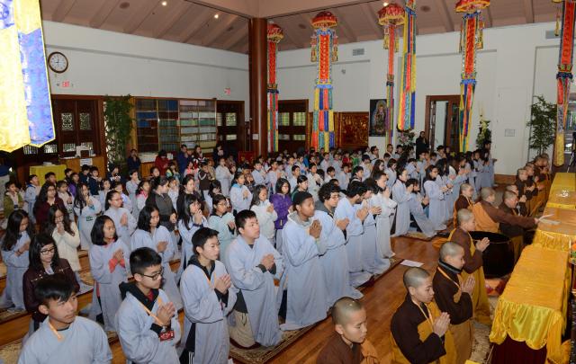 Chùa Đức Viên, San Jose ( Hoa Kỳ ) Tổ Chức Khoá Tu Thiếu Nhi Mùa Đông Và Hội Â3m Thực Mừng Năm Mới 2017.