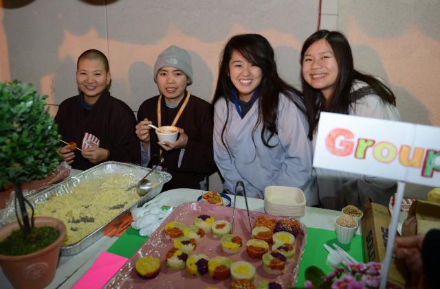 Chùa Đức Viên, San Jose ( Hoa Kỳ ) Tổ Chức Khoá Tu Thiếu Nhi Mùa Đông Và Hội Â3m Thực Mừng Năm Mới 2017.