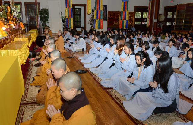 Chùa Đức Viên, San Jose ( Hoa Kỳ ) Tổ Chức Khoá Tu Thiếu Nhi Mùa Đông Và Hội Â3m Thực Mừng Năm Mới 2017.