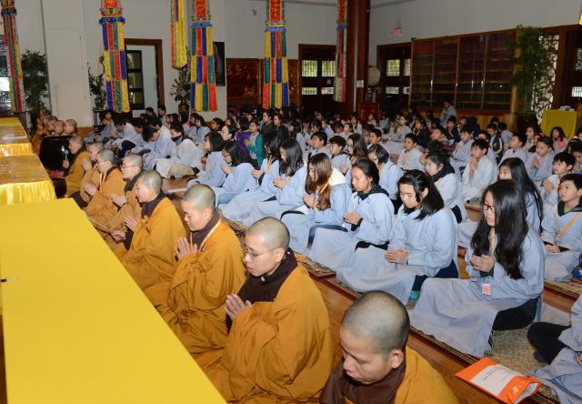 Chùa Đức Viên, San Jose ( Hoa Kỳ ) Tổ Chức Khoá Tu Thiếu Nhi Mùa Đông Và Hội Â3m Thực Mừng Năm Mới 2017.