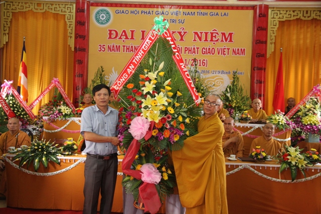 Gia lai: Đại Lễ Kỷ Niệm 35 Năm Thành Lập Giáo Hội Phật Giáo Việt Nam