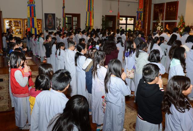 Chùa Đức Viên, San Jose ( Hoa Kỳ ) Tổ Chức Khoá Tu Thiếu Nhi Mùa Đông Và Hội Â3m Thực Mừng Năm Mới 2017.