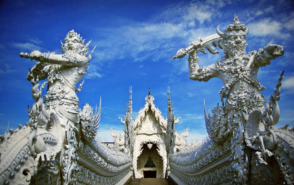 Khám phá Wat Rong Khun kỳ quan Phật giáo trắng của Thái Lan