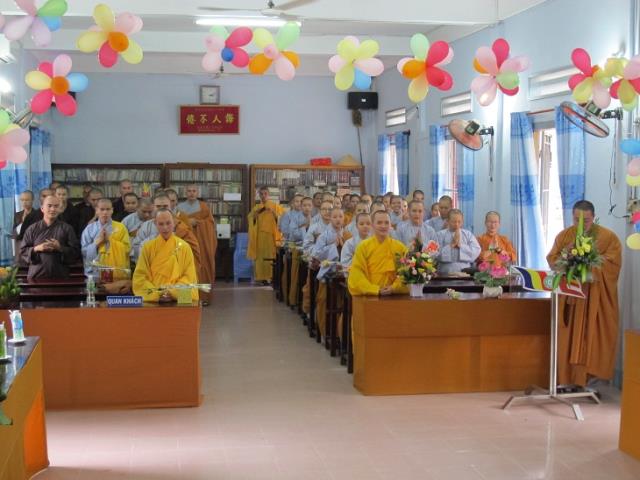 Trường trung cấp Phật học Ninh Thuận tổ chức lễ kỷ niệm Ngày Nhà giáo Việt Nam 20 - 11