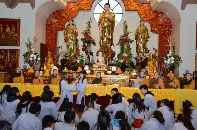 Chùa Đức Viên, San Jose ( Hoa Kỳ ) Tổ Chức Khoá Tu Thiếu Nhi Mùa Đông Và Hội Â3m Thực Mừng Năm Mới 2017.