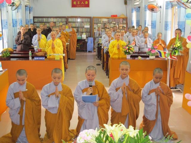 Trường trung cấp Phật học Ninh Thuận tổ chức lễ kỷ niệm Ngày Nhà giáo Việt Nam 20 - 11