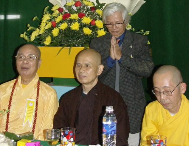 Gương sáng muôn thuở chiếu soi