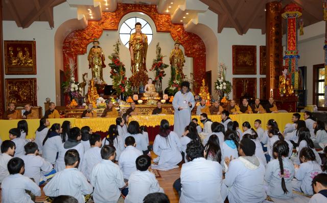 Chùa Đức Viên, San Jose ( Hoa Kỳ ) Tổ Chức Khoá Tu Thiếu Nhi Mùa Đông Và Hội Â3m Thực Mừng Năm Mới 2017.