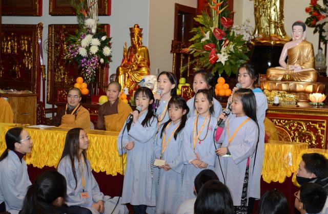 Chùa Đức Viên, San Jose ( Hoa Kỳ ) Tổ Chức Khoá Tu Thiếu Nhi Mùa Đông Và Hội Â3m Thực Mừng Năm Mới 2017.