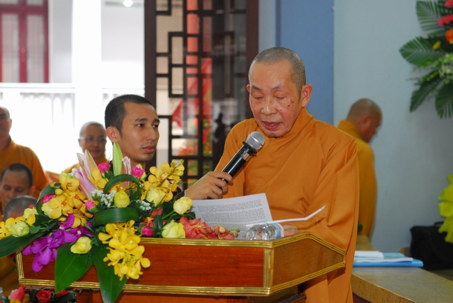 Gương sáng muôn thuở chiếu soi