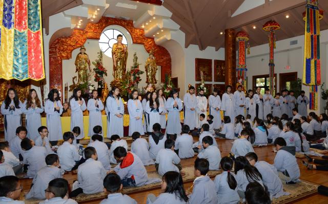 Chùa Đức Viên, San Jose ( Hoa Kỳ ) Tổ Chức Khoá Tu Thiếu Nhi Mùa Đông Và Hội Â3m Thực Mừng Năm Mới 2017.