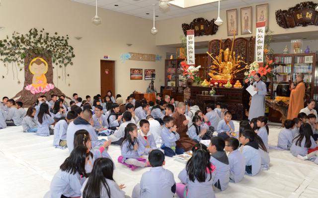 Chùa Đức Viên, San Jose ( Hoa Kỳ ) Tổ Chức Khoá Tu Thiếu Nhi Mùa Đông Và Hội Â3m Thực Mừng Năm Mới 2017.