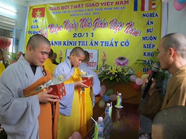 Trường trung cấp Phật học Ninh Thuận tổ chức lễ kỷ niệm Ngày Nhà giáo Việt Nam 20 - 11