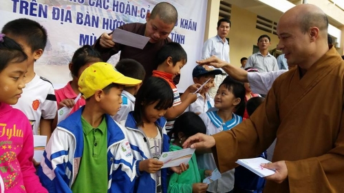 Tấm lòng hướng về vùng lũ Hà Tĩnh của những nhà hảo tâm Yên Bái