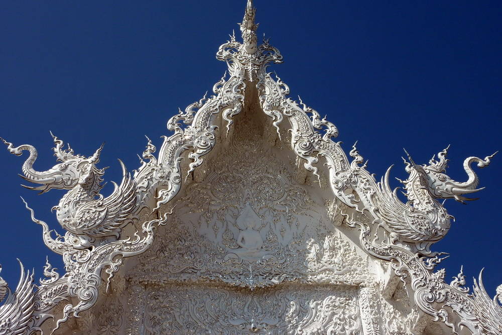 Khám phá Wat Rong Khun kỳ quan Phật giáo trắng của Thái Lan