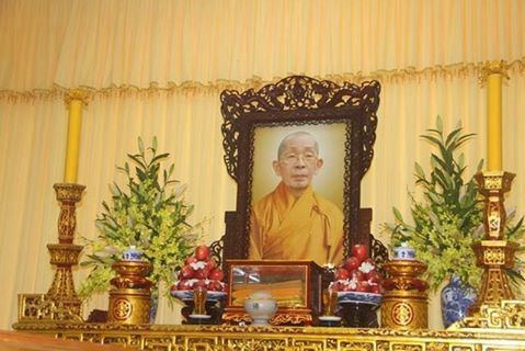 Gương sáng muôn thuở chiếu soi