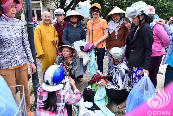 Quỹ Đạo Phật Ngày Nay – Tổng Kết Chương Trình Trao Tặng Quà Tết Yêu Thương Cho Đồng Bào Lũ Lụt Tại Bình Định( C93)